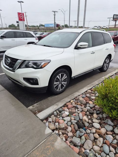 2019 Nissan Pathfinder SV