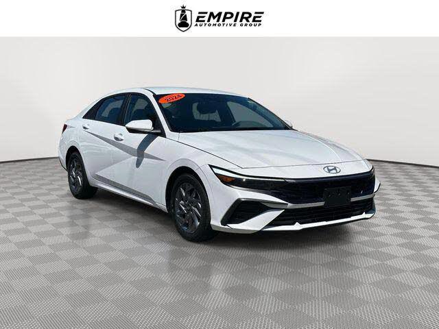 2024 Hyundai Elantra SEL FWD