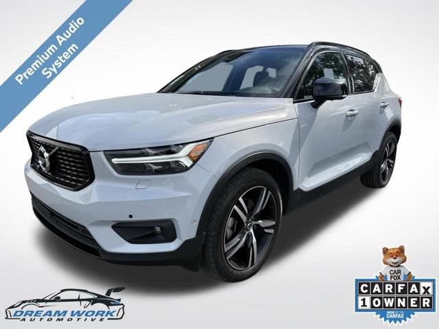 2022 Volvo XC40 T5 R-Design AWD