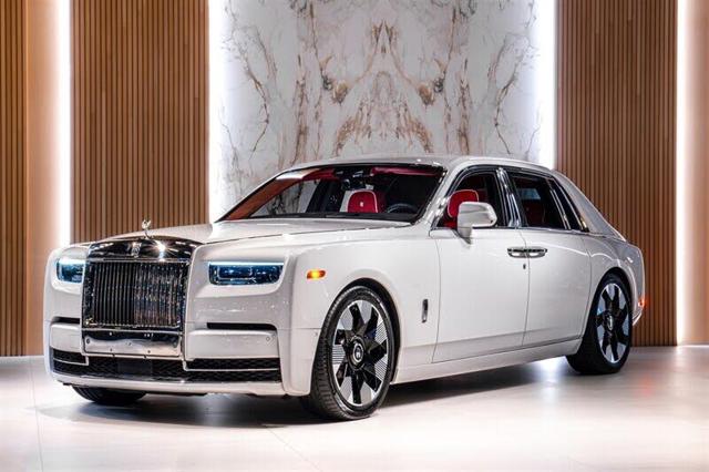 2024 Rolls-Royce Phantom Base