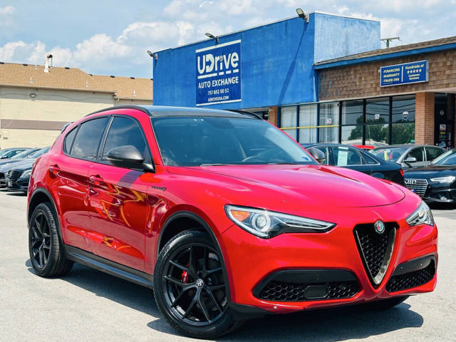 2018 Alfa Romeo Stelvio Sport