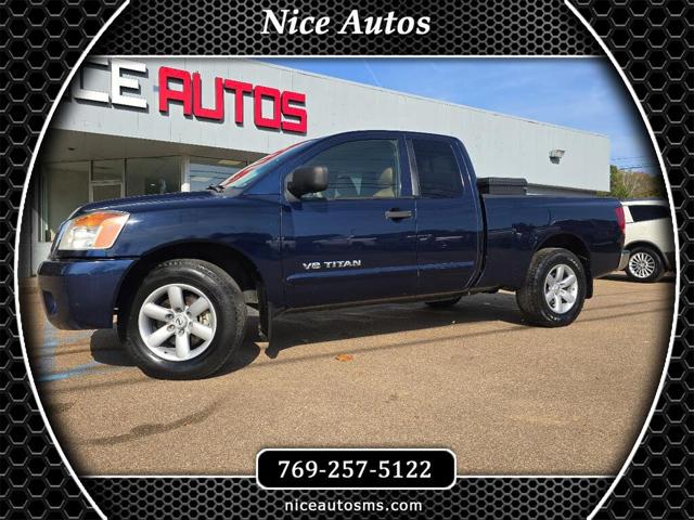 2011 Nissan Titan SV