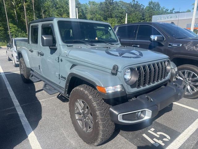 2024 Jeep Gladiator Sport