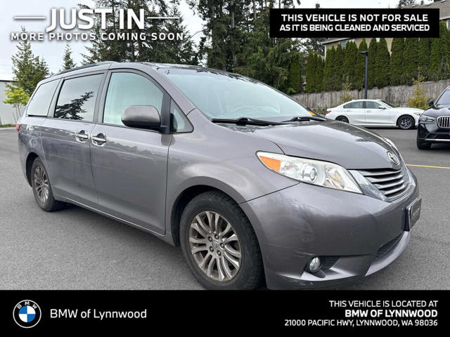 2016 Toyota Sienna XLE 7-Passenger Auto Access Se