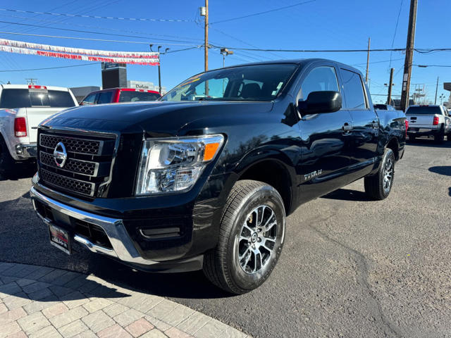 2022 Nissan Titan SV