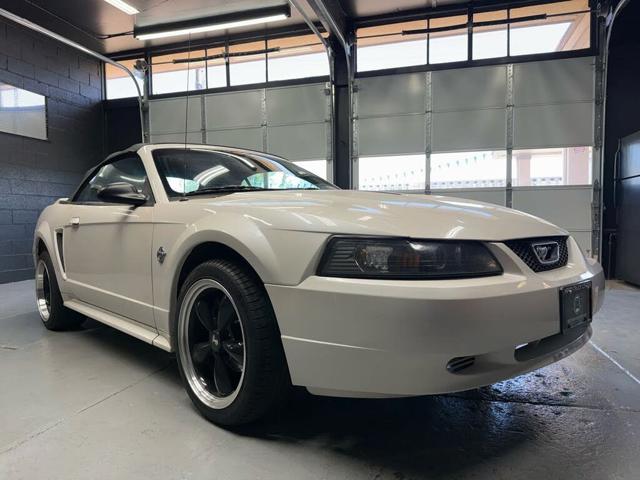1999 Ford Mustang Base