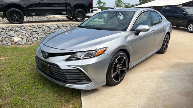 2022 Toyota Camry Hybrid LE