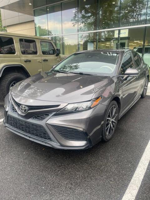 2022 Toyota Camry SE