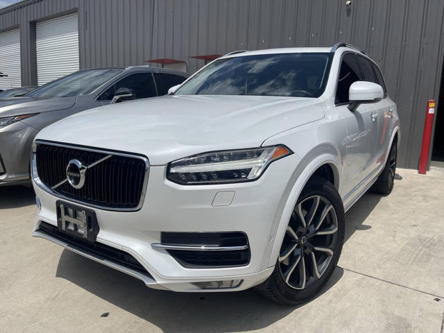 2016 Volvo XC90 T6 Momentum