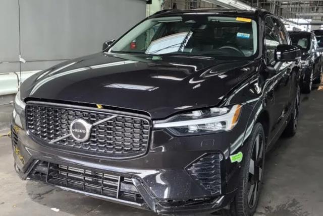 2023 Volvo XC60 Recharge Recharge T8 Ultimate Dark Them