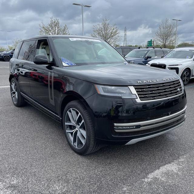 2024 Land Rover Range Rover P530 SE LWB AWD