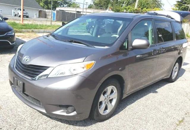 2014 Toyota Sienna LE 7-Passenger Auto Access Sea