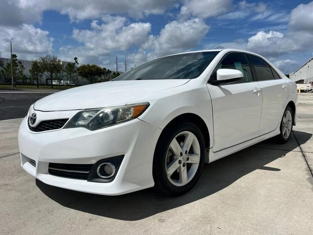 2014 Toyota Camry SE