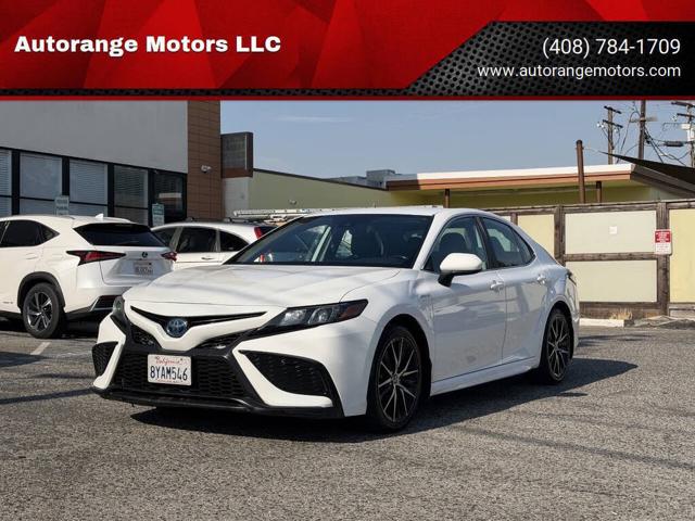 2021 Toyota Camry Hybrid SE