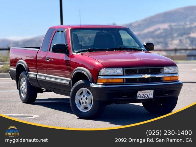 2001 Chevrolet S-10 Base