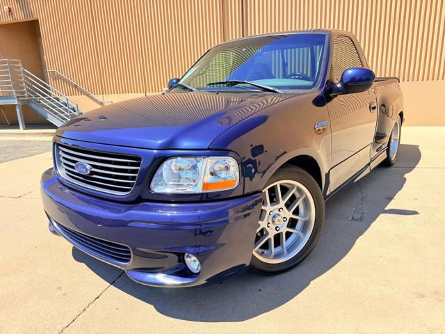 2002 Ford F-150 SVT LIGHTNING Base