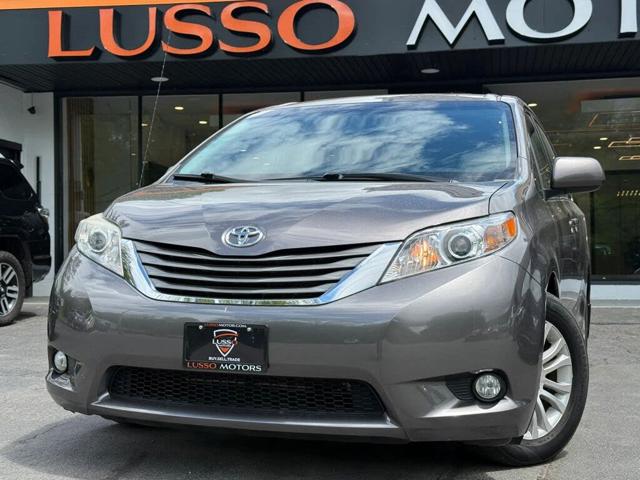 2014 Toyota Sienna XLE 7-Passenger Auto Access Se