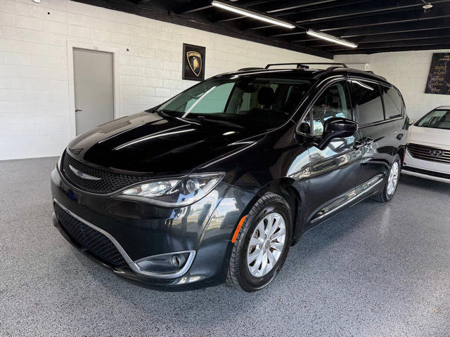 2017 Chrysler Pacifica Touring L FWD