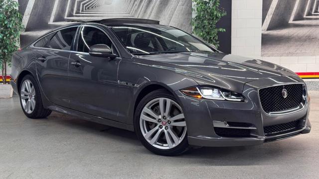2016 Jaguar XJ R-Sport