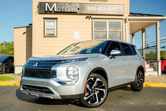 2023 Mitsubishi Outlander SE