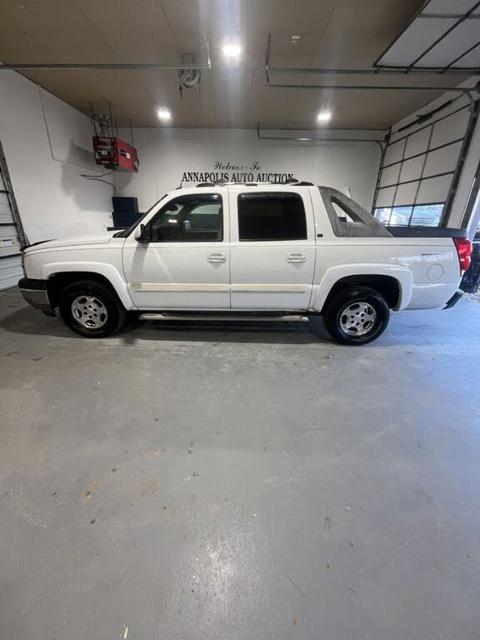 2005 Chevrolet Avalanche 1500 LS