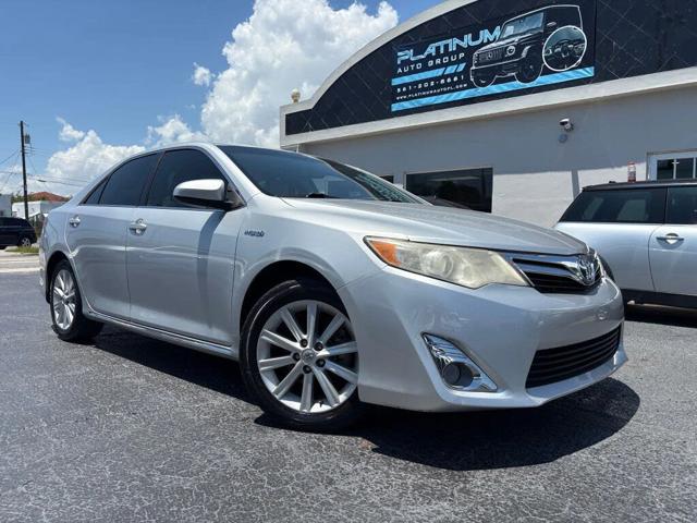 2014 Toyota Camry Hybrid XLE FWD