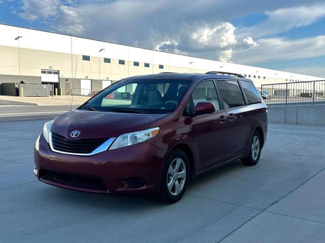 2012 Toyota Sienna LE 7-Passenger