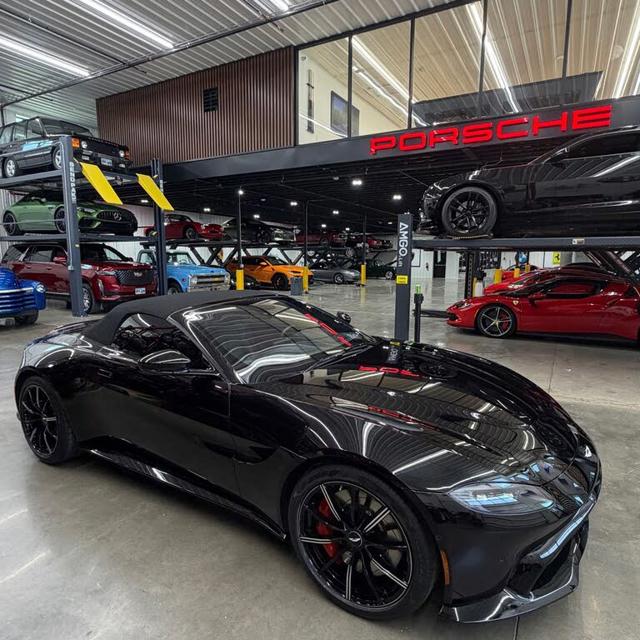 2021 Aston Martin Vantage Base