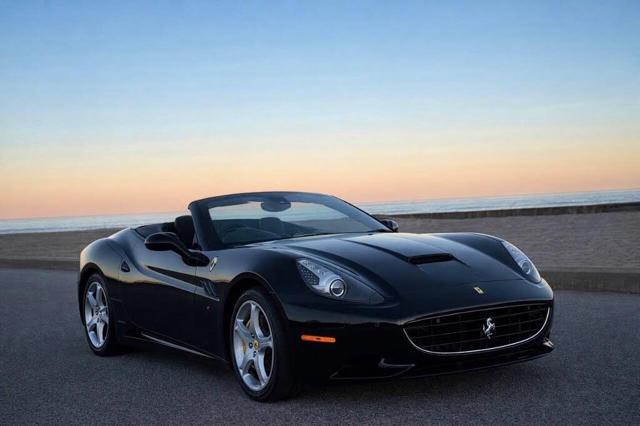 2010 Ferrari California Base