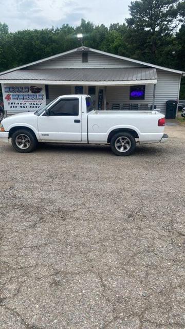 2000 Chevrolet S-10 LS
