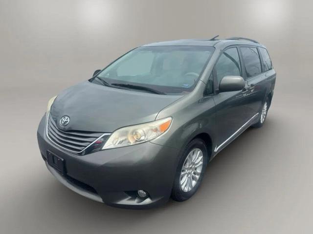 2013 Toyota Sienna XLE 7-Passenger