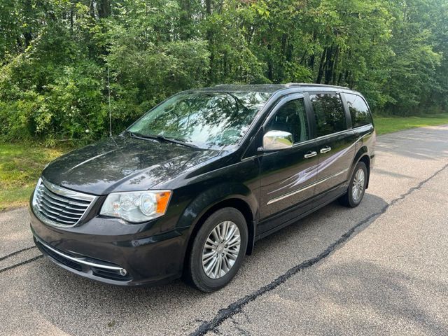 2015 Chrysler Town and Country Touring-L