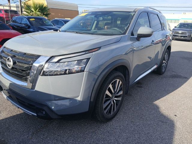 2022 Nissan Pathfinder Platinum FWD