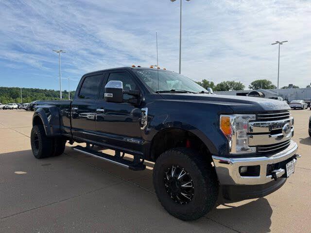 2017 Ford Super Duty F-350 DRW Lariat