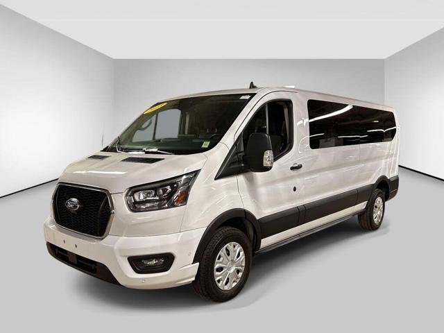 2023 Ford Transit Passenger Wagon 350 XLT Low Roof LB RWD