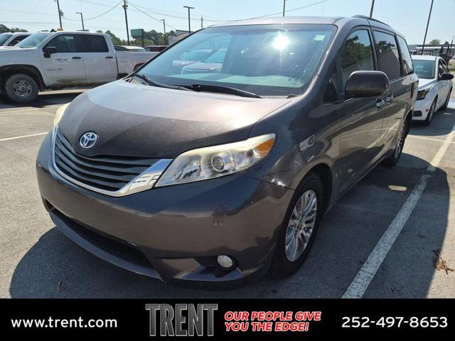 2014 Toyota Sienna XLE 7-Passenger Auto Access Se