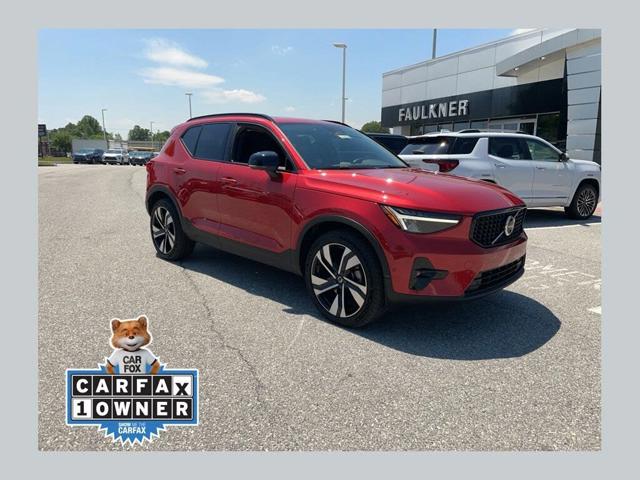 2023 Volvo XC40 B5 Plus Dark Theme AWD