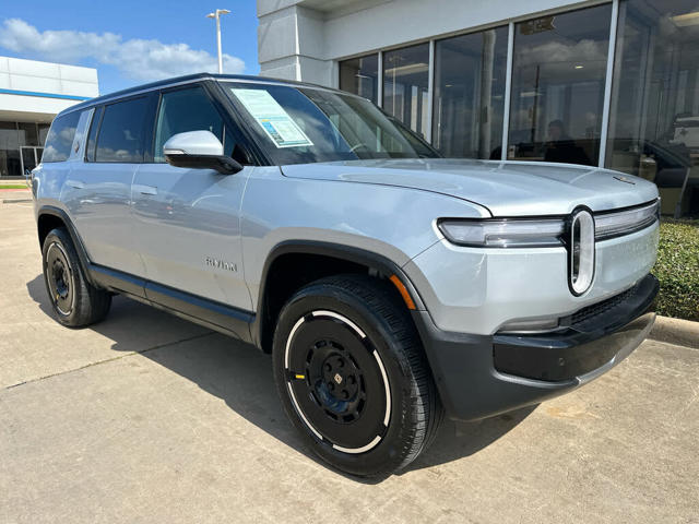 2025 Rivian R1S Adventure