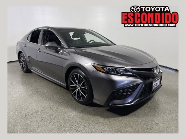 2022 Toyota Camry SE FWD