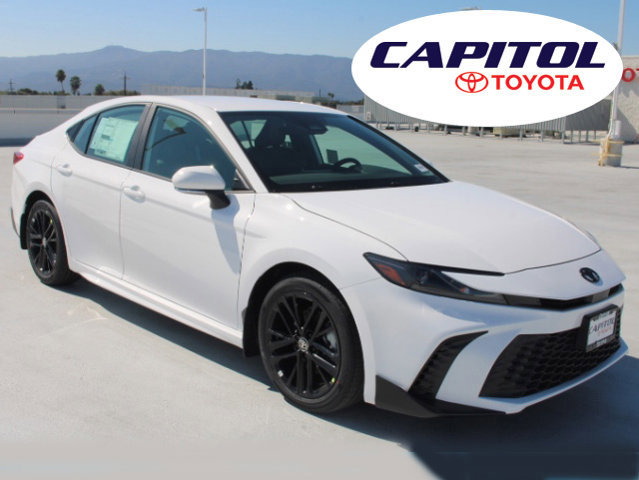 2026 Toyota Camry SE FWD