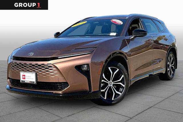 2025 Toyota Crown Signia XLE
