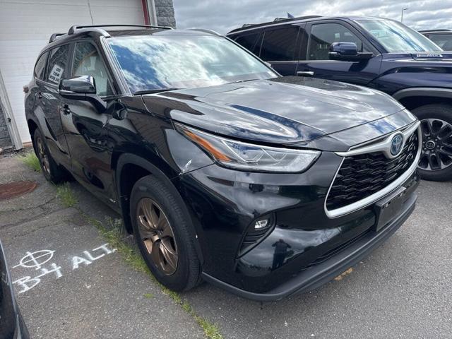2023 Toyota Highlander Hybrid Bronze Edition