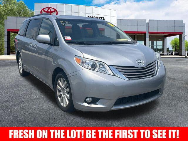 2017 Toyota Sienna XLE 7-Passenger AWD