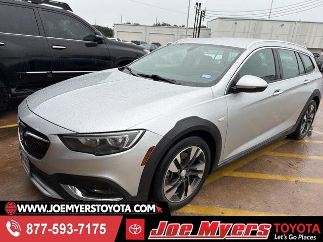 2019 Buick Regal TourX Essence