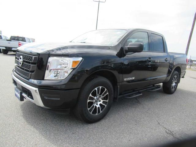 2023 Nissan Titan SV
