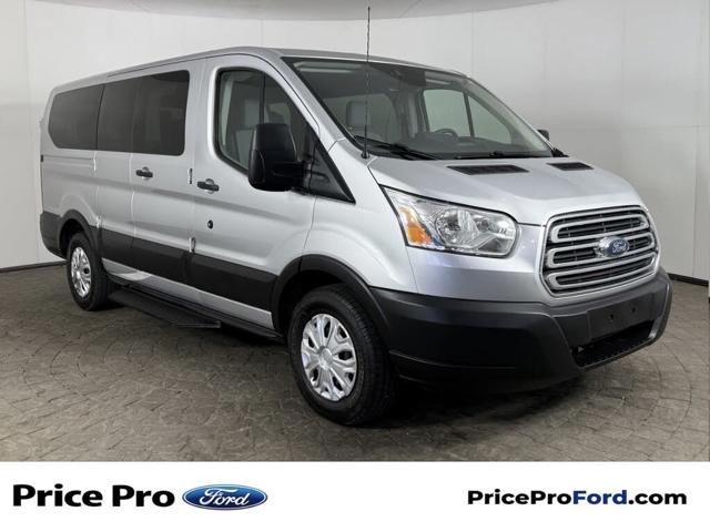 2019 Ford Transit Passenger Wagon 150 XLT Low Roof RWD with 60/4