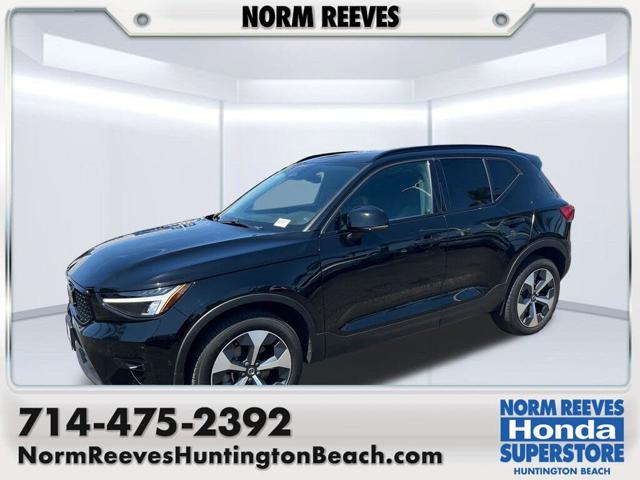 2023 Volvo XC40 B5 Plus Dark Theme