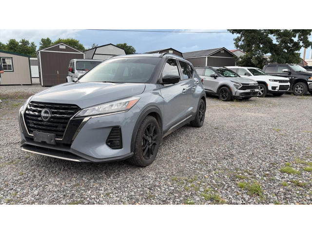 2023 Nissan Kicks SR FWD
