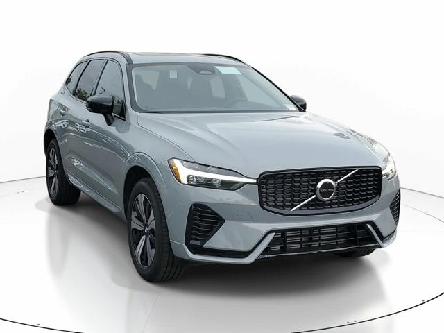 2025 Volvo XC60 Plug-In Hybrid Recharge T8 Core Dark Theme eA