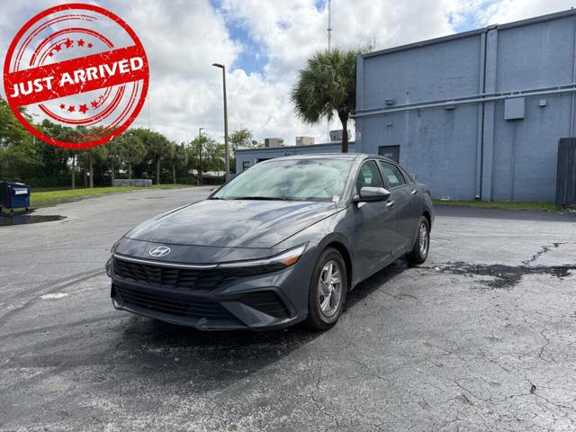 2024 Hyundai Elantra SE FWD
